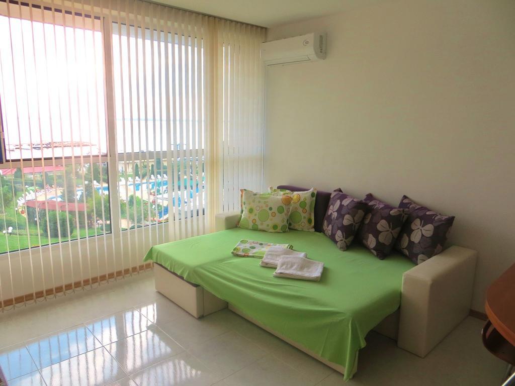 Holiday Apartment In Riviera Complex Sveti Vlas Pokoj fotografie